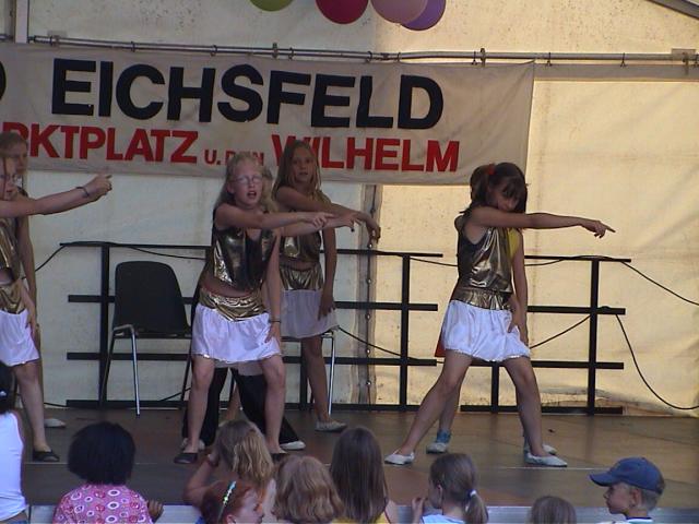 Einen Moment bitte...