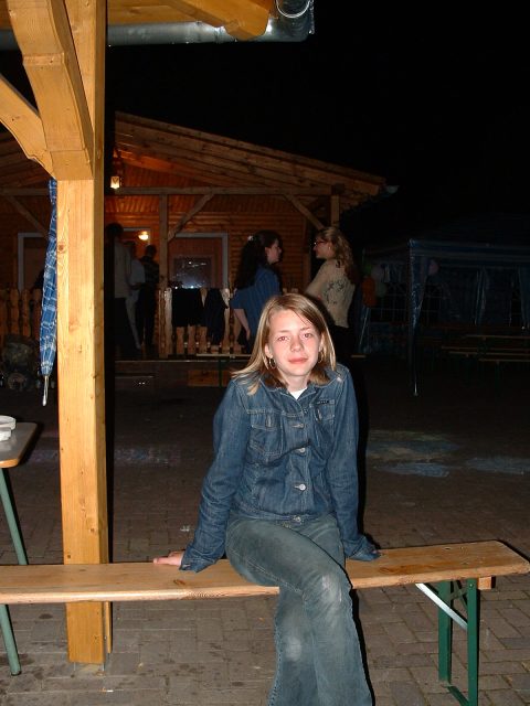 Einen Moment bitte...