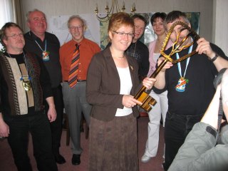 Schlüsselübergabe an Uta Althaus