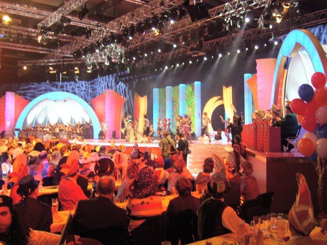 Einen Moment bitte...