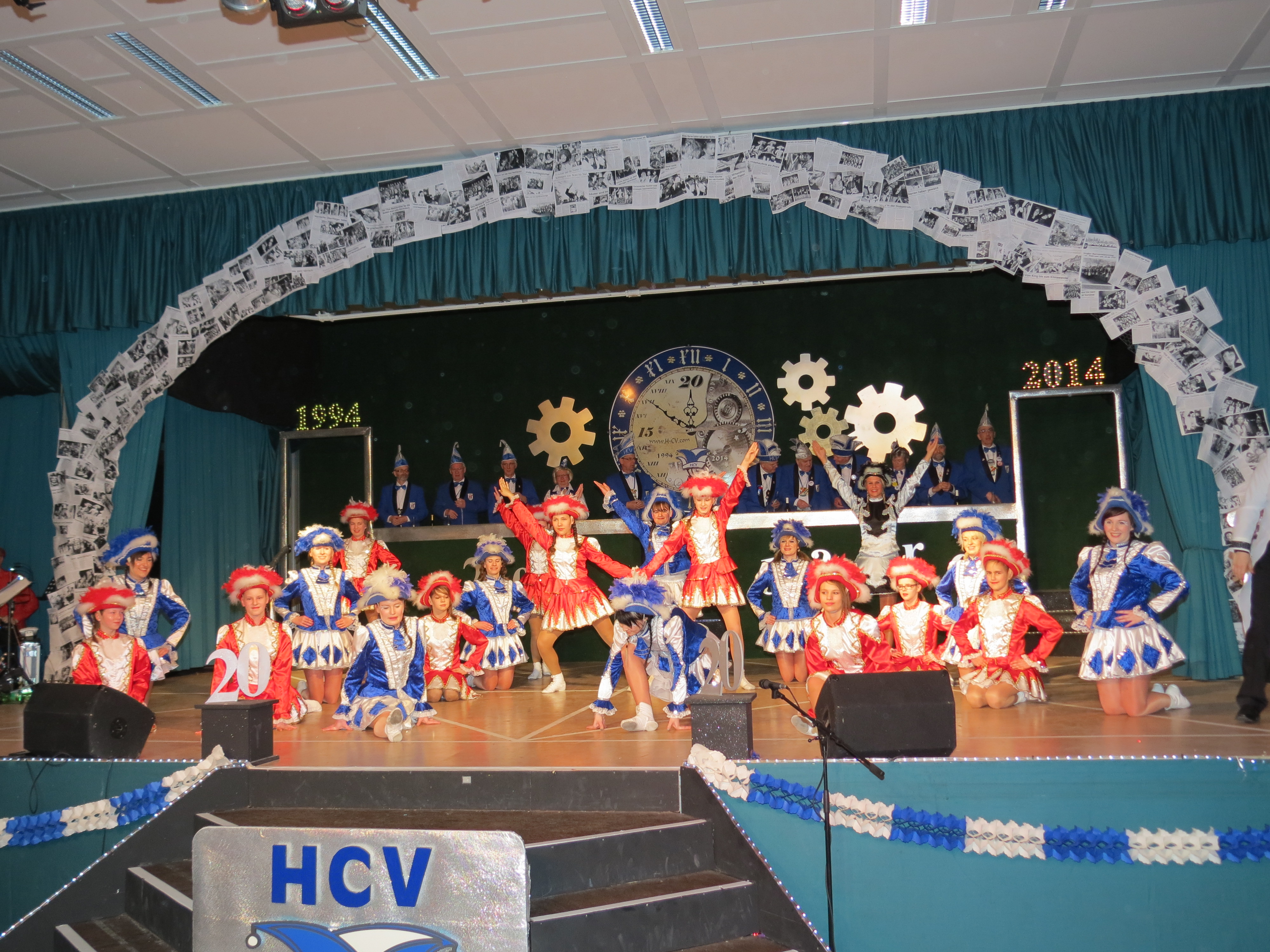 Einen Moment bitte...