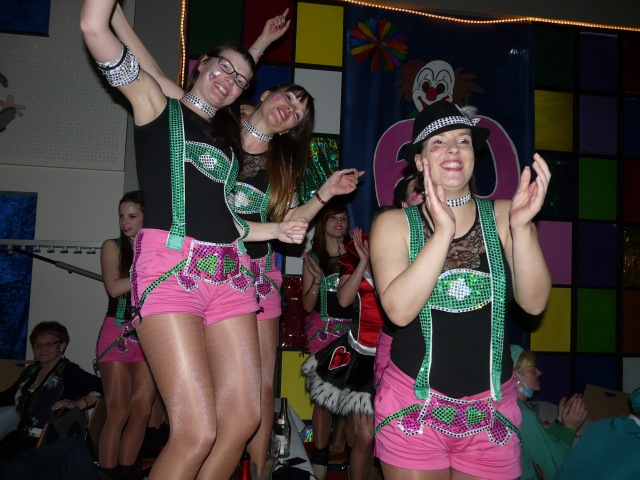 Einen Moment bitte...