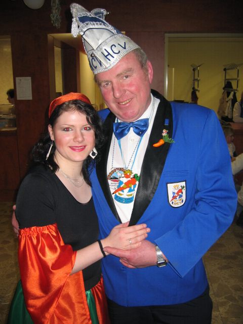 Einen Moment bitte...