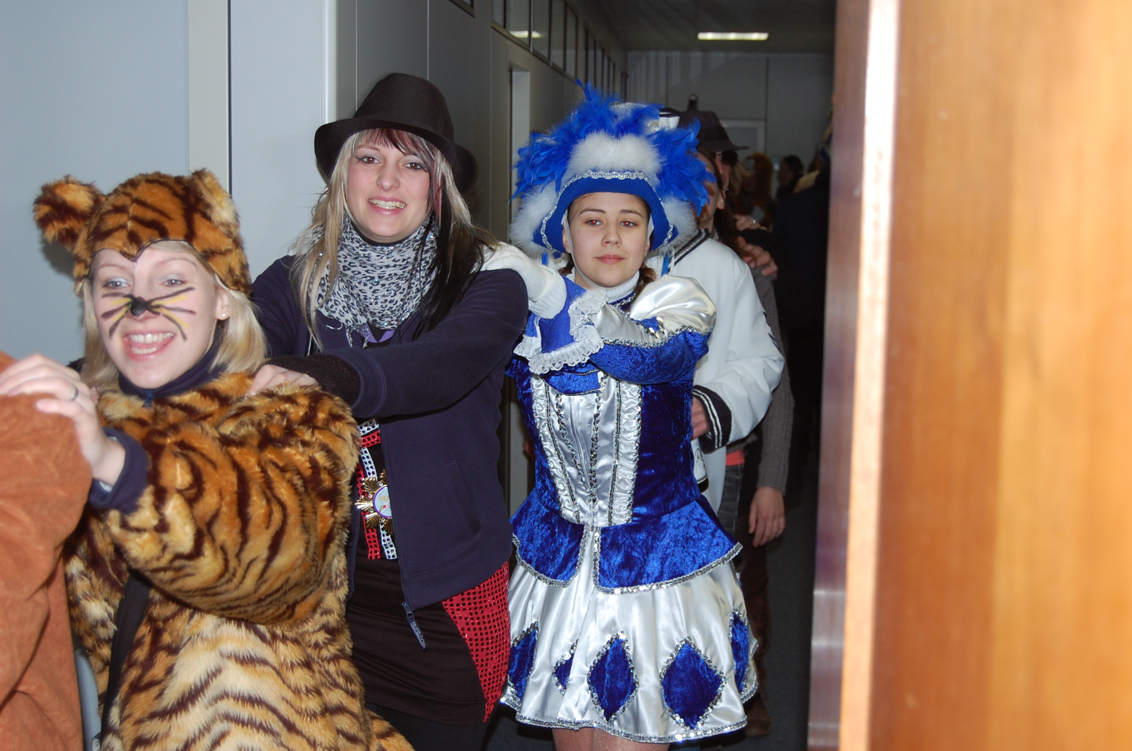 Einen Moment bitte...