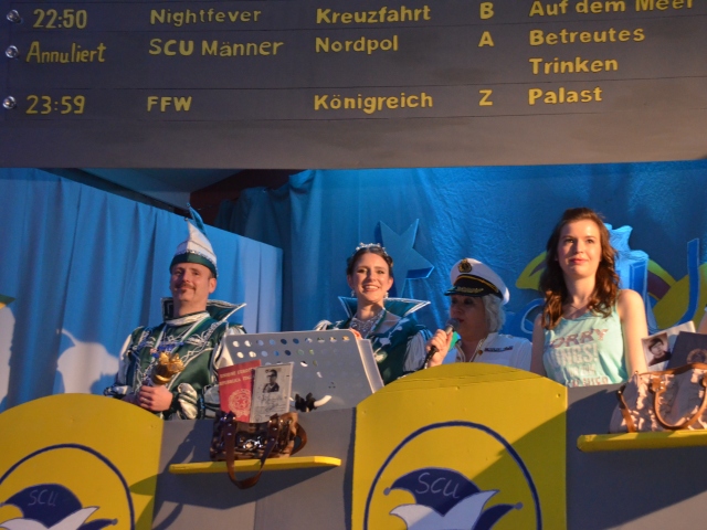 Einen Moment bitte...