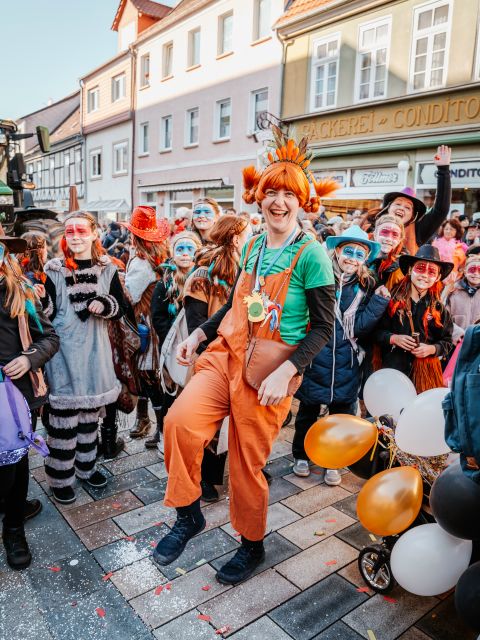 Einen Moment bitte...